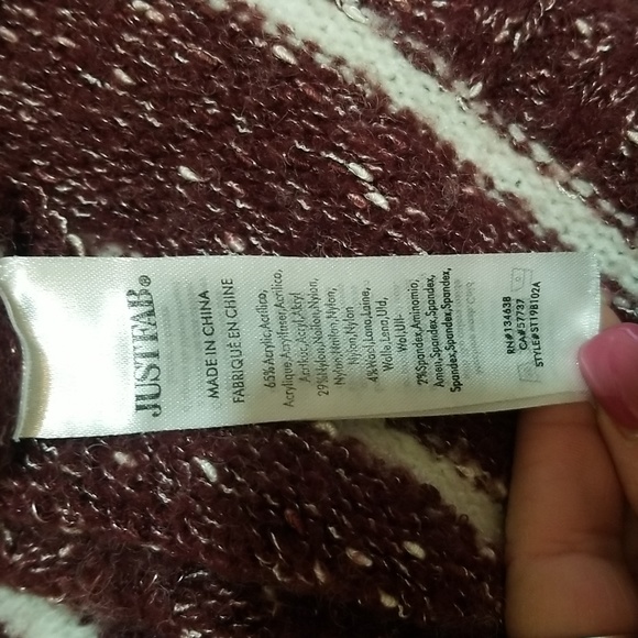 JUSTFAB Oversized Sweater. Size large - Picture 7 of 8